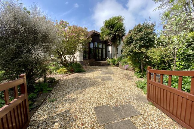 4 bed detached house