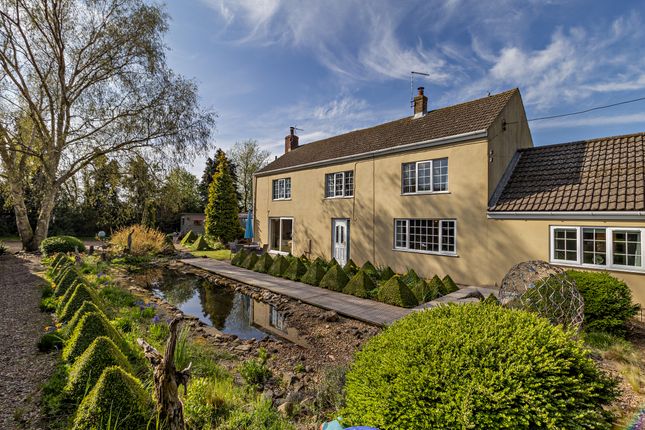 6 bedroom detached house for sale