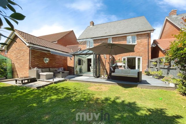 Clarendon Road, Dunmow CM6 4 bed detached house for sale