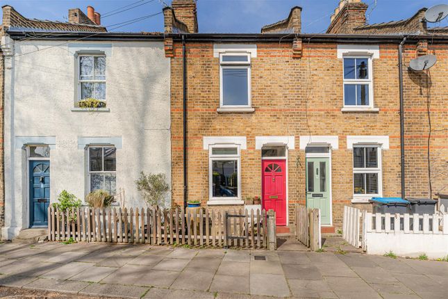 Chase Side Crescent, Enfield 3 bed house for sale