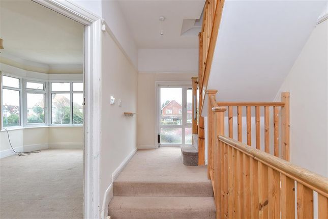 4 bed maisonette