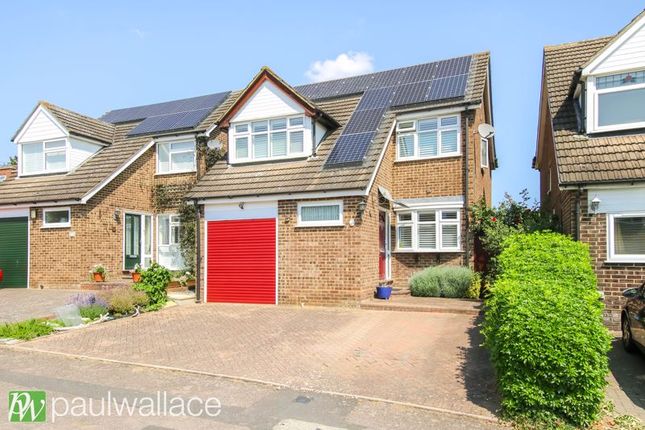 Riversmead, Hoddesdon 4 bed detached house for sale