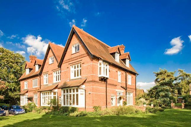 7 Clevemede House, Goring on Thames, RG8 2 bed apartment for sale