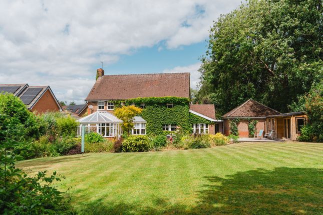 Quickthorns, Oadby, LE2 4 bed detached house for sale