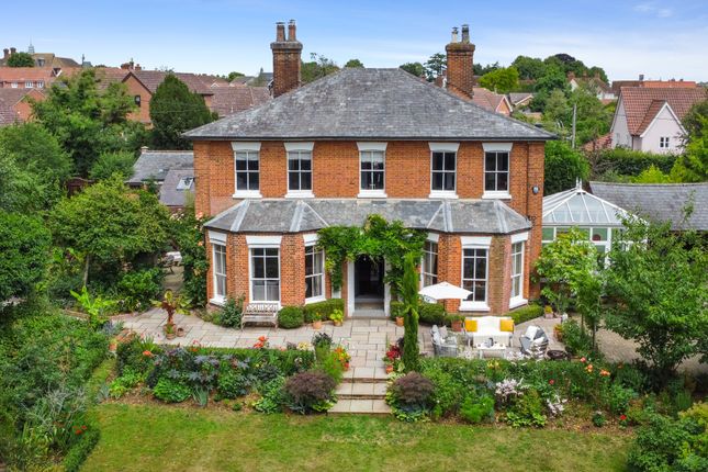 Park Lane, Earls Colne 5 bed link detached house for sale