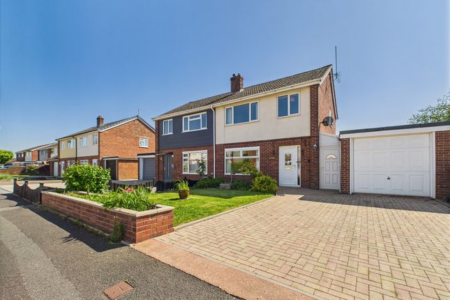 Court Drive, Cullompton, EX15 3 bed semi