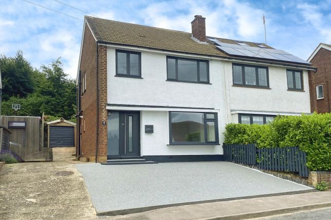 Lindsay Avenue, Hitchin, SG4 3 bed semi