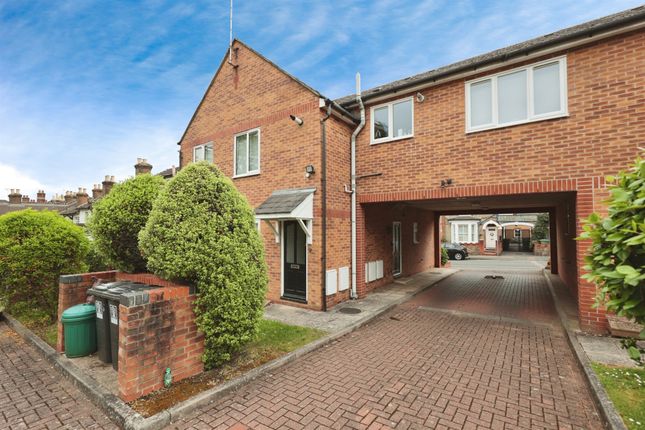 2 bedroom ground floor flat for sale