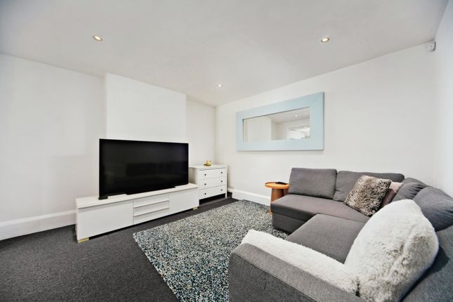 2 bedroom maisonette for sale