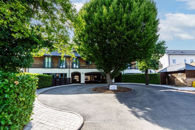 Hitchin SG5 2 bed flat for sale