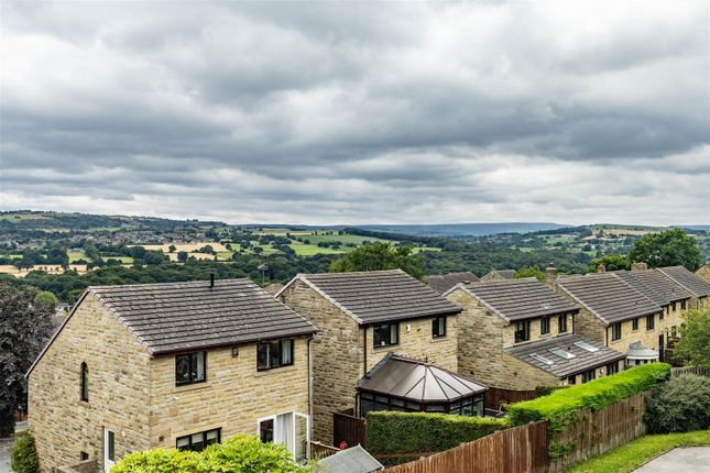 Kestrel View, Huddersfield HD8 4 bed semi