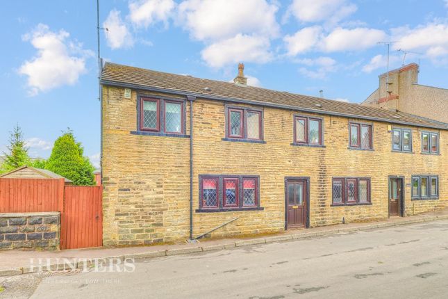 Whitegate, Dearnley, OL15 8PU 3 bed semi