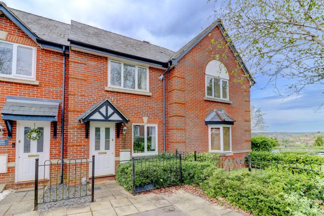 Shrubbery Close, Buckinghamshire HP13 2 bed terraced house for sale