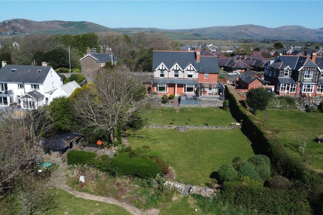 Bryn Hyfryd Road, Tywyn, Gwynedd, LL36 6 bed detached house for sale