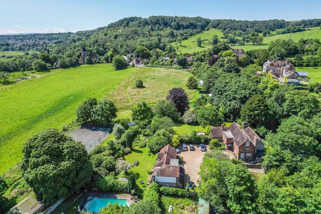 6 bed detached house