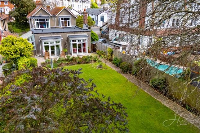 3 bedroom flat for sale