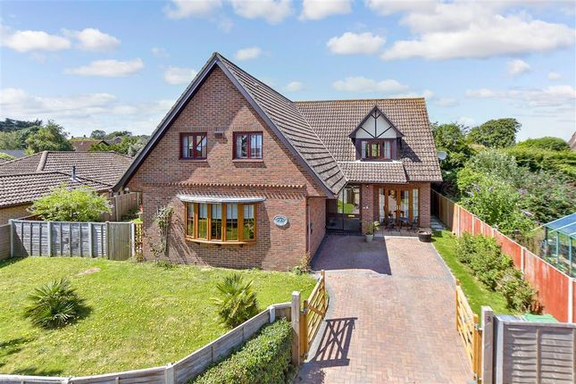 Farthings Way, Totland Bay, Isle of... 4 bed detached house for sale