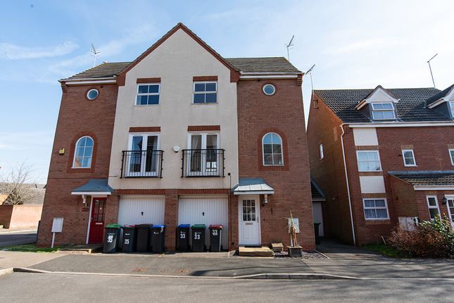 Burberry Avenue, Hucknall NG15 3 bed semi