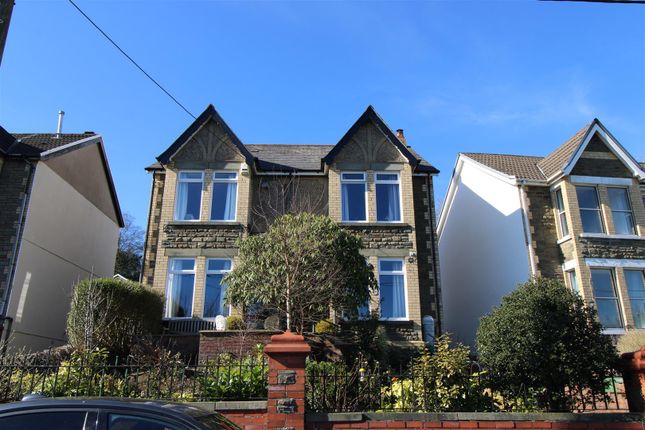 4 bed detached house
