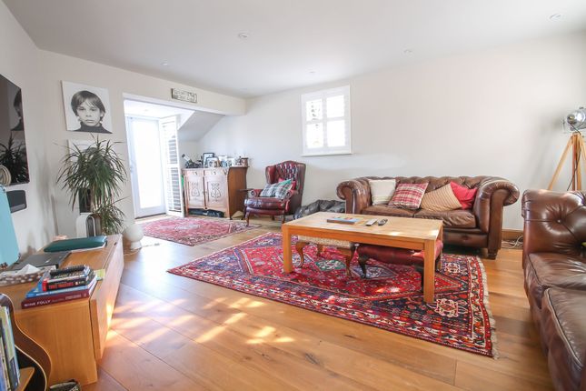 3 bedroom mews property for sale