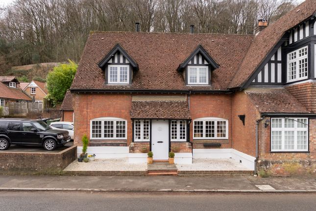 Holmbury St. Mary, Dorking 2 bed cottage for sale
