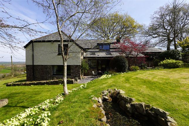 5 bed detached house