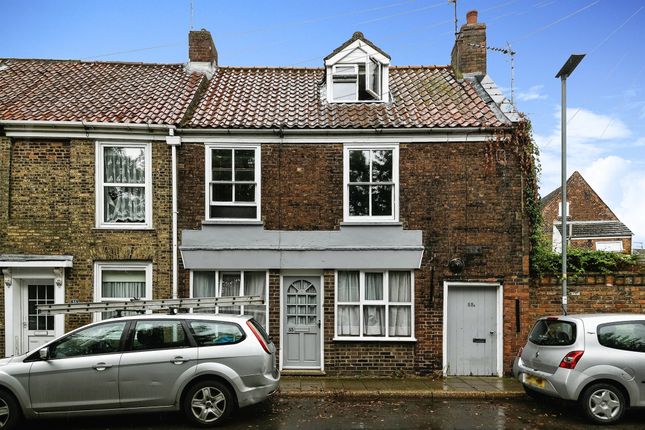 2 bedroom maisonette for sale