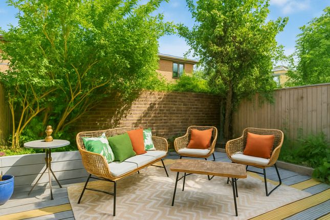 2 bedroom maisonette for sale