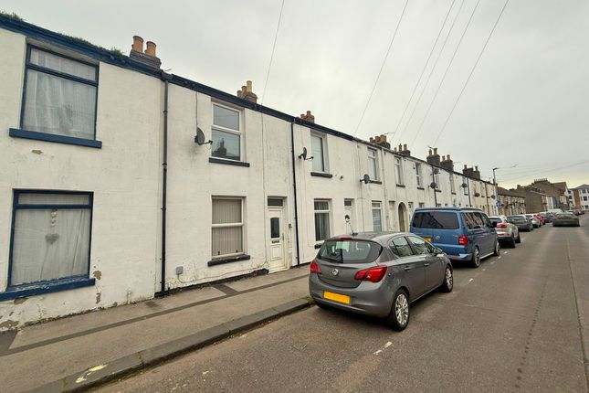 Hoxton Road, Scarborough YO12 2 bed terraced house for sale