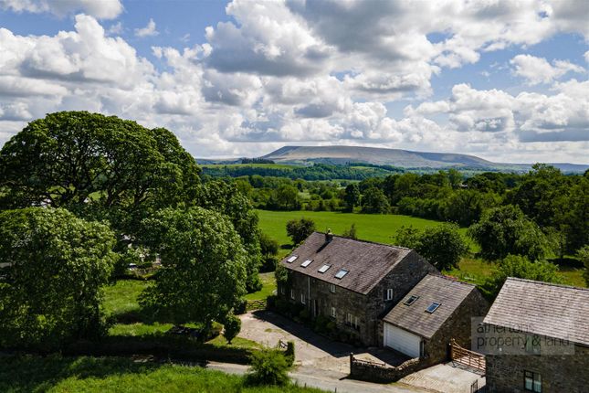 Holden, Bolton By Bowland BB7 5 bed detached house for sale
