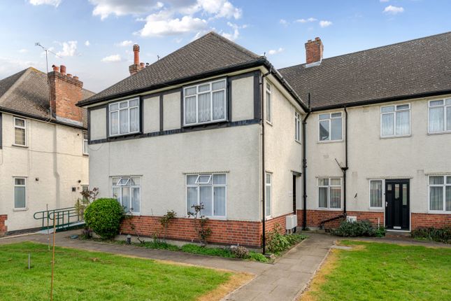 Ruislip Court, Ruislip, Middlesex 3 bed apartment for sale