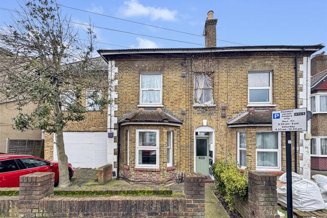 Hibernia Road, Hounslow TW3 Studio for sale
