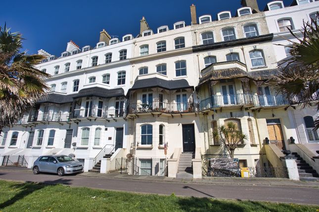 Marine Parade, Folkestone, Kent, CT20 2 bed flat for sale