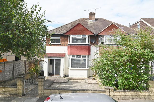 Rivermeads Avenue, Twickenham TW2 3 bed semi