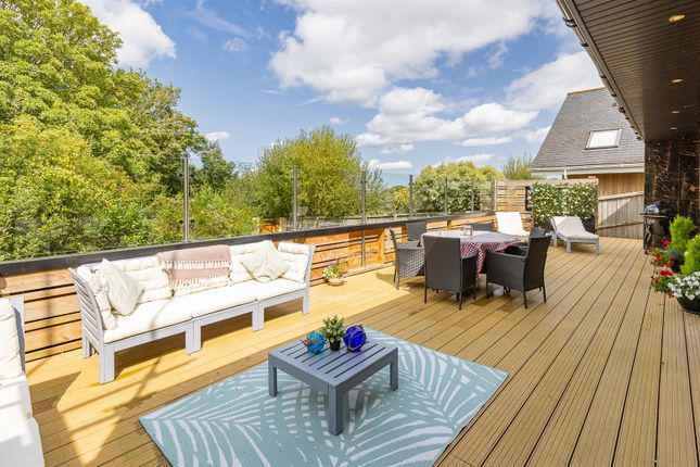 2 bedroom detached house for sale