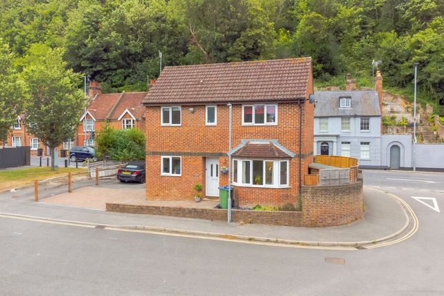 2 bedroom detached house for sale