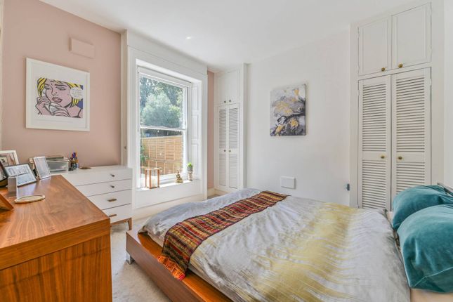 Wandsworth Road, Clapham, London, SW8 1 bed flat for sale