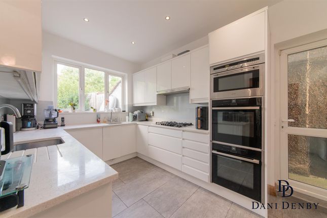 St. Margarets Road, Edgware HA8 4 bed semi