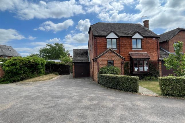 4 bed link detached house