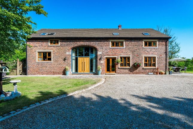 Moss House Lane, Preston PR4 6 bed barn conversion for sale
