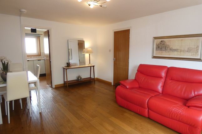 2 bed flat