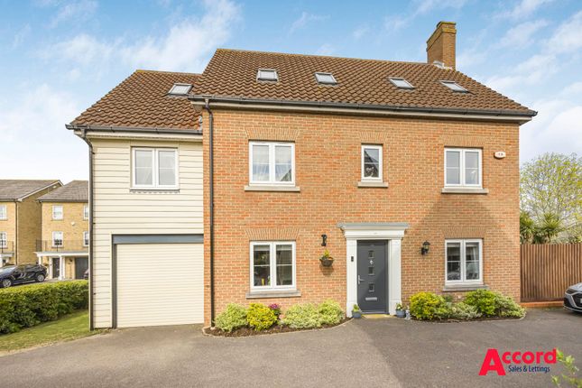Wallace Way, Romford, RM1 5 bed detached house for sale