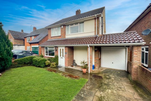 Fairford Avenue, Luton, Bedfordshire... 4 bed detached house for sale