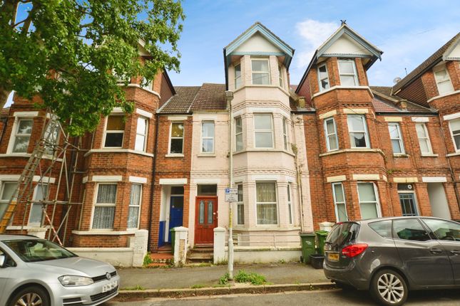 6 bedroom house for sale