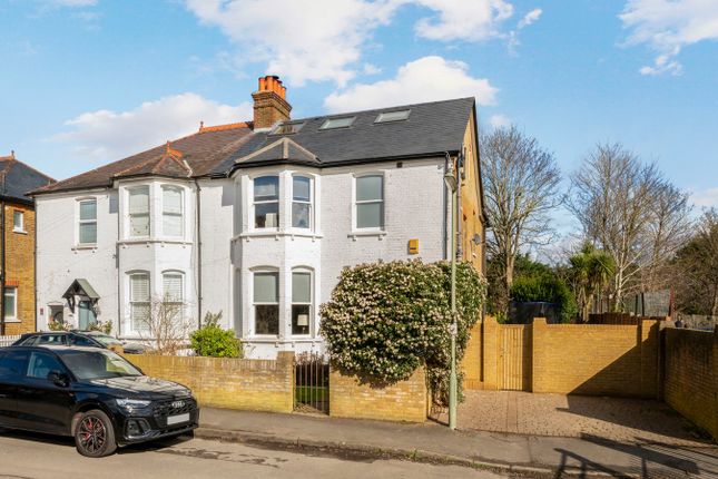 5 bedroom semi-detached house for sale