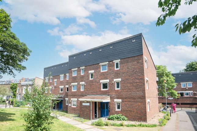 Nevill Road, London, N16 1 bed apartment for sale