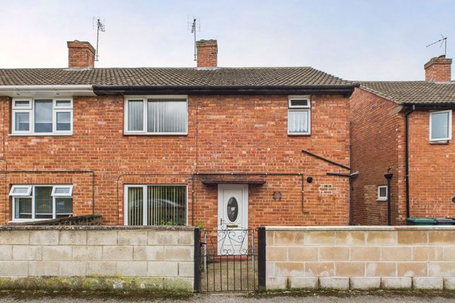 Foxwood Grove, Calverton, Nottingham 3 bed semi