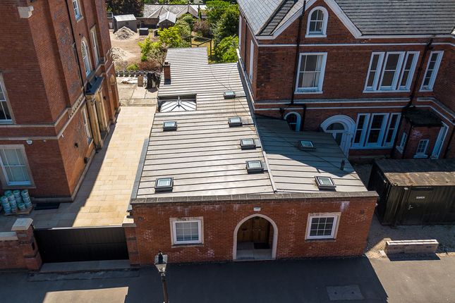 3 bed semi-detached house