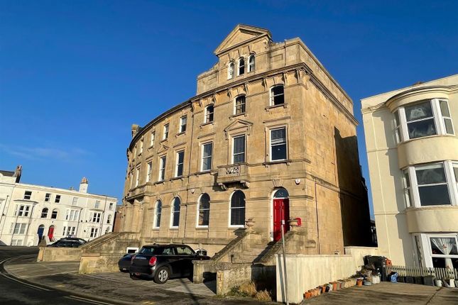 6 bedroom end of terrace house for sale
