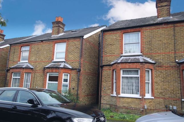 Andrews Close, Epsom 2 bed semi
